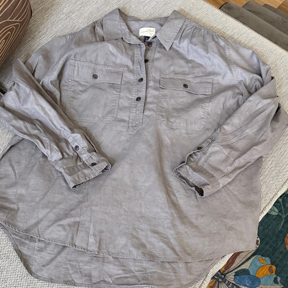 Casual Women's Gray Button-Pullover Shirt